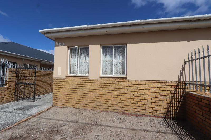 To Let 3 Bedroom Property for Rent in Gatesville Western Cape